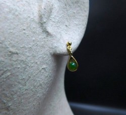 JADE PIERCED EARS 10KGF A